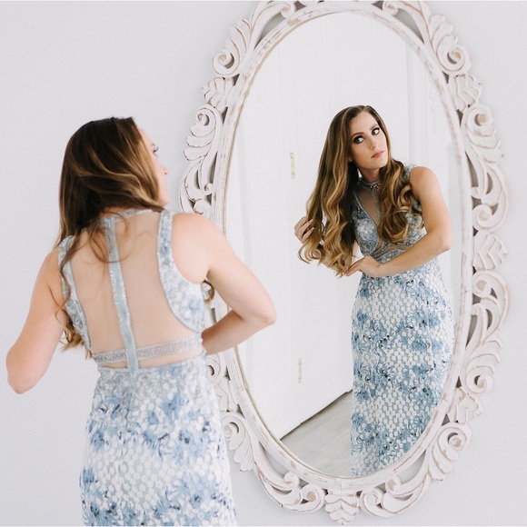 Full length Blue floral gown Size 2 - Picture 5 of 14